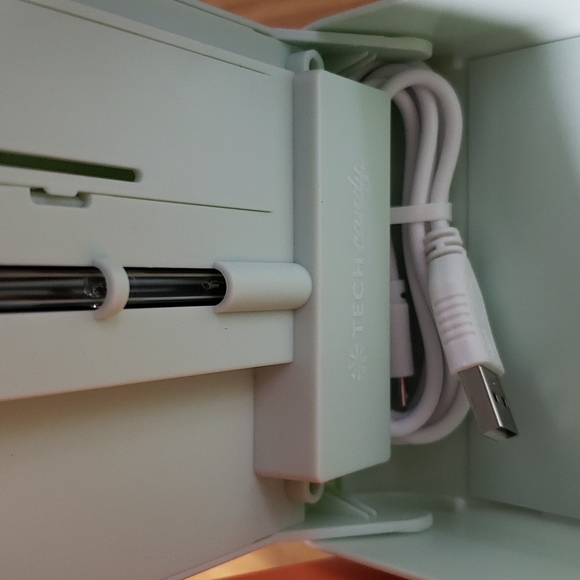 NEW- Tech Candy UV Sanitizer Box- Light Mint Green - Picture 4 of 7